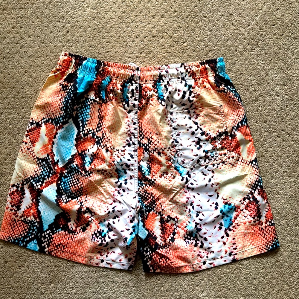 SHEIN Men’s L Swim shorts swimwear colorful snakeskin print - Picture 4 of 9